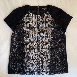NWOT Adrianna Papell lace front blouse in M